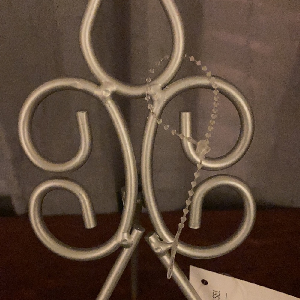 Easel - Picture 2 of 5